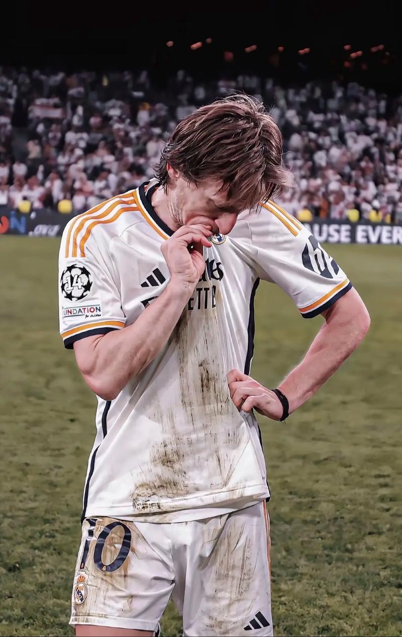 佩杜拉：虽然莫拉塔赛季至今13场0进球，但科莫依然信任他